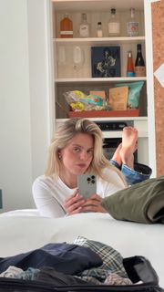 Reneé Rapp feet photo thumbnail