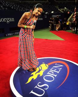 Renée Elise Goldsberry feet photo 19