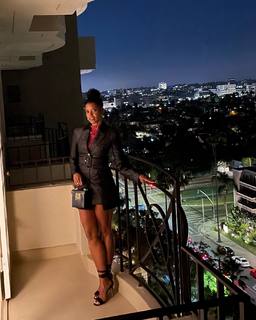 Renée Elise Goldsberry feet photo 2