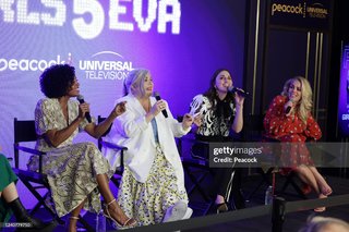 Renée Elise Goldsberry feet photo 7