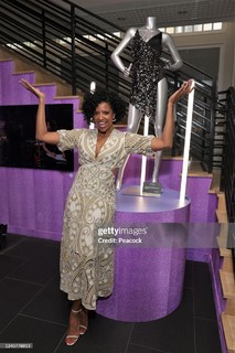 Renée Elise Goldsberry feet photo 6