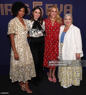 Renée Elise Goldsberry feet photo 5