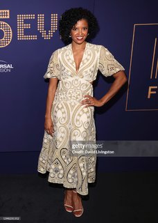 Renée Elise Goldsberry feet photo 3