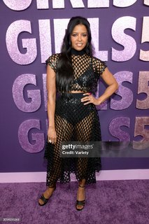 Renée Elise Goldsberry feet photo 19
