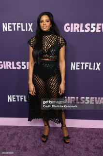 Renée Elise Goldsberry feet photo 18