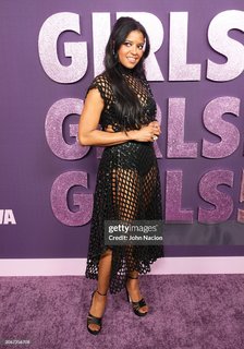 Renée Elise Goldsberry feet photo 15