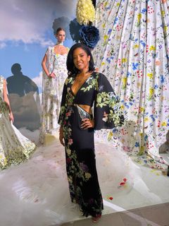 Renée Elise Goldsberry feet photo 7