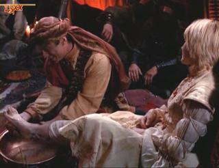 Renée O'Connor feet photo thumbnail