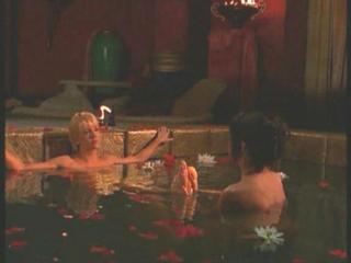 Renée O'Connor feet photo thumbnail