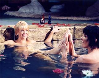 Renée O'Connor feet photo thumbnail