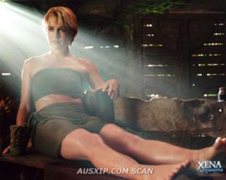 Renée O'Connor feet photo thumbnail