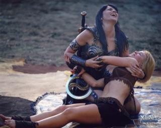 Renée O'Connor feet photo thumbnail