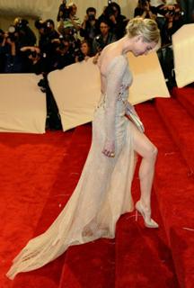 Renée Zellweger feet photo thumbnail
