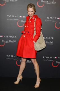 Renée Zellweger feet photo thumbnail