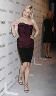 Renée Zellweger feet photo thumbnail