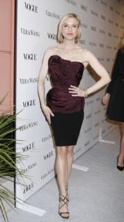 Renée Zellweger feet photo thumbnail