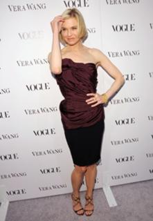 Renée Zellweger feet photo thumbnail