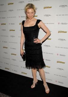 Renée Zellweger feet photo thumbnail