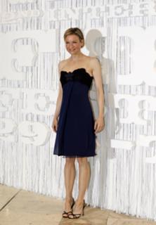 Renée Zellweger feet photo thumbnail