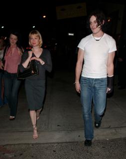 Renée Zellweger feet photo thumbnail