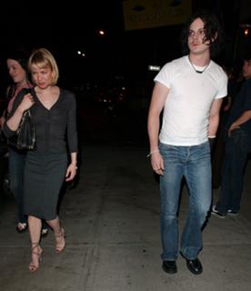 Renée Zellweger feet photo thumbnail
