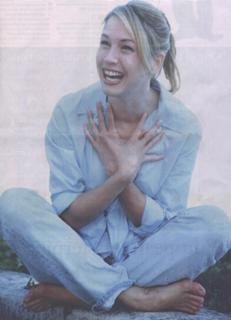 Renée Zellweger feet photo thumbnail