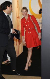 Renée Zellweger feet photo thumbnail