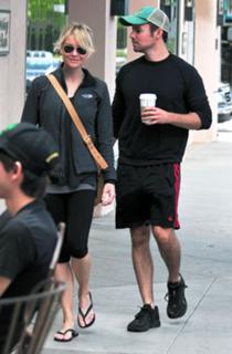 Renée Zellweger feet photo thumbnail