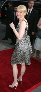 Renée Zellweger feet photo thumbnail