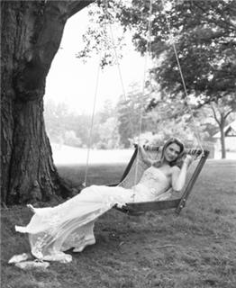 Renée Zellweger feet photo thumbnail