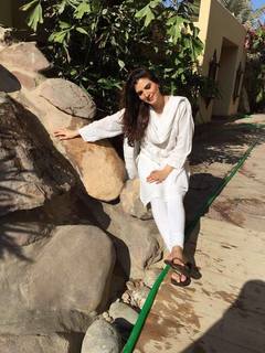 Resham feet photo 7