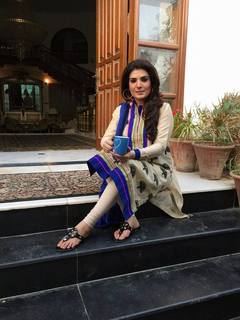Resham feet photo 5