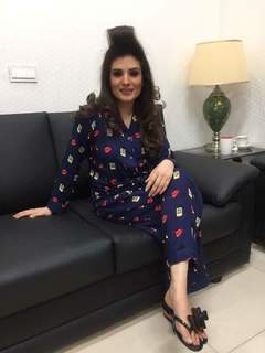 Resham feet photo 19