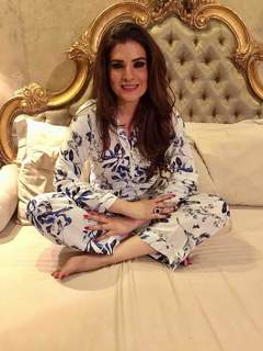 Resham feet photo 16