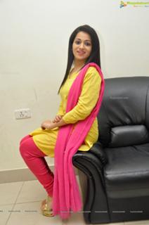 Reshma feet photo 17