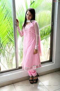Reshma feet photo 8