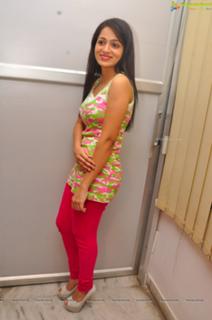 Reshma feet photo 6