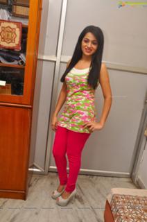 Reshma feet photo 16