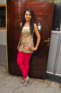 Reshma feet photo 11