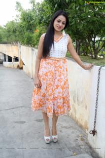 Reshma feet photo 11