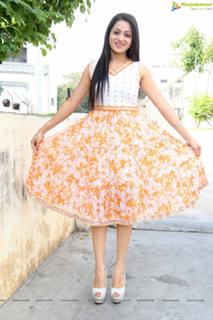 Reshma feet photo 5