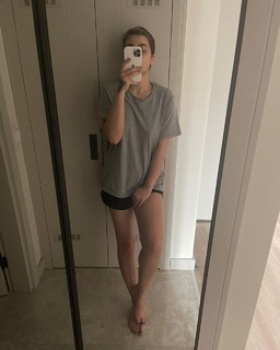 Reyhaneh Parsa feet photo thumbnail