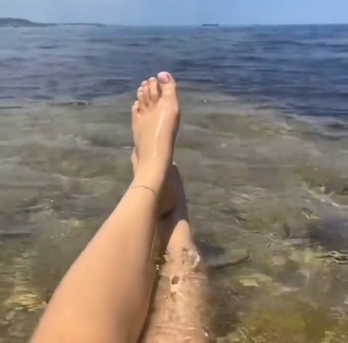 Reyhaneh Parsa feet photo thumbnail