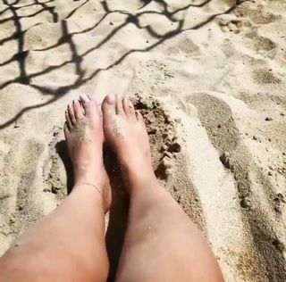 Reyhaneh Parsa feet photo thumbnail