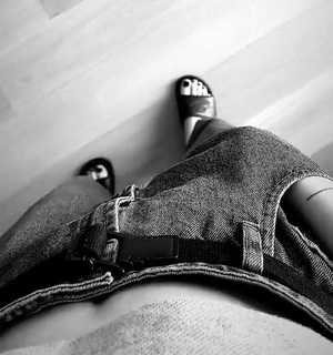 Reyhaneh Parsa feet photo thumbnail