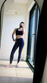 Reyhaneh Parsa feet photo thumbnail