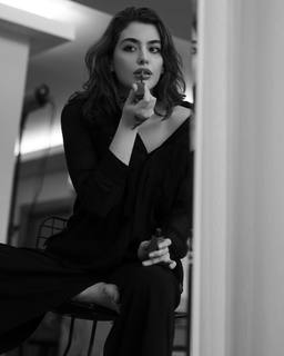 Reyhaneh Parsa feet photo thumbnail