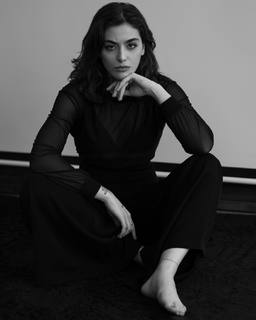 Reyhaneh Parsa feet photo thumbnail