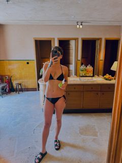 Reyhaneh Parsa feet photo thumbnail