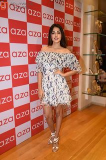 Rhea Chakraborty feet photo thumbnail